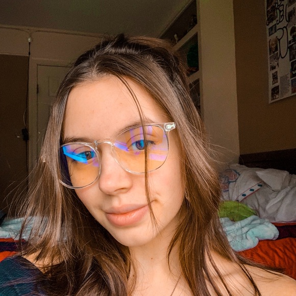 Meet your Posher, Rachel - Picture 1 of 1